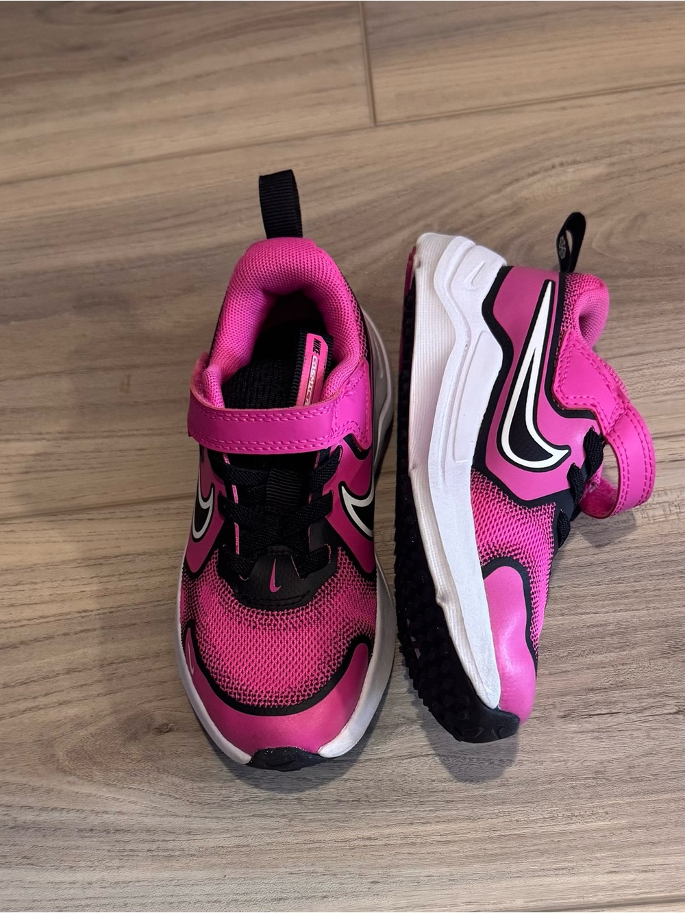 Nike Kids Hot Pink and Black Hook-and-Loop Sneakers